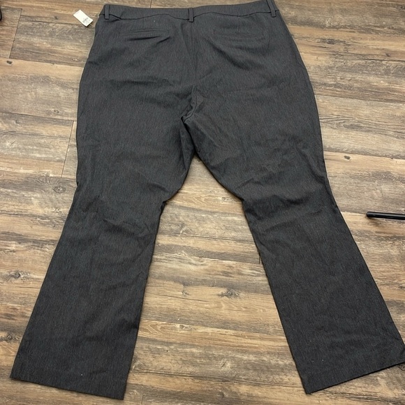 NWT Old Navy High Rise Bootleg Pants 24 - Picture 2 of 6